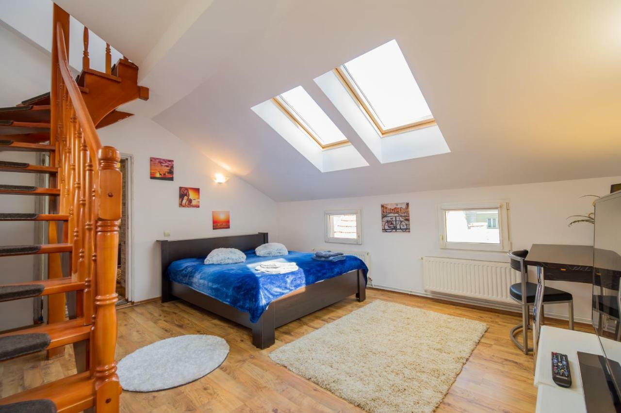 Rooftop Central Apartment ブラショフ エクステリア 写真